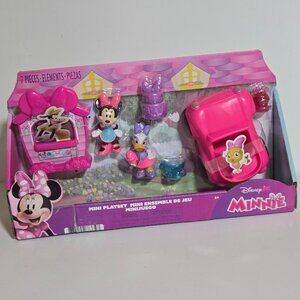 Disney Jr Minnie Mouse Mini Playset, 7 Pieces with Figures and Vehicle